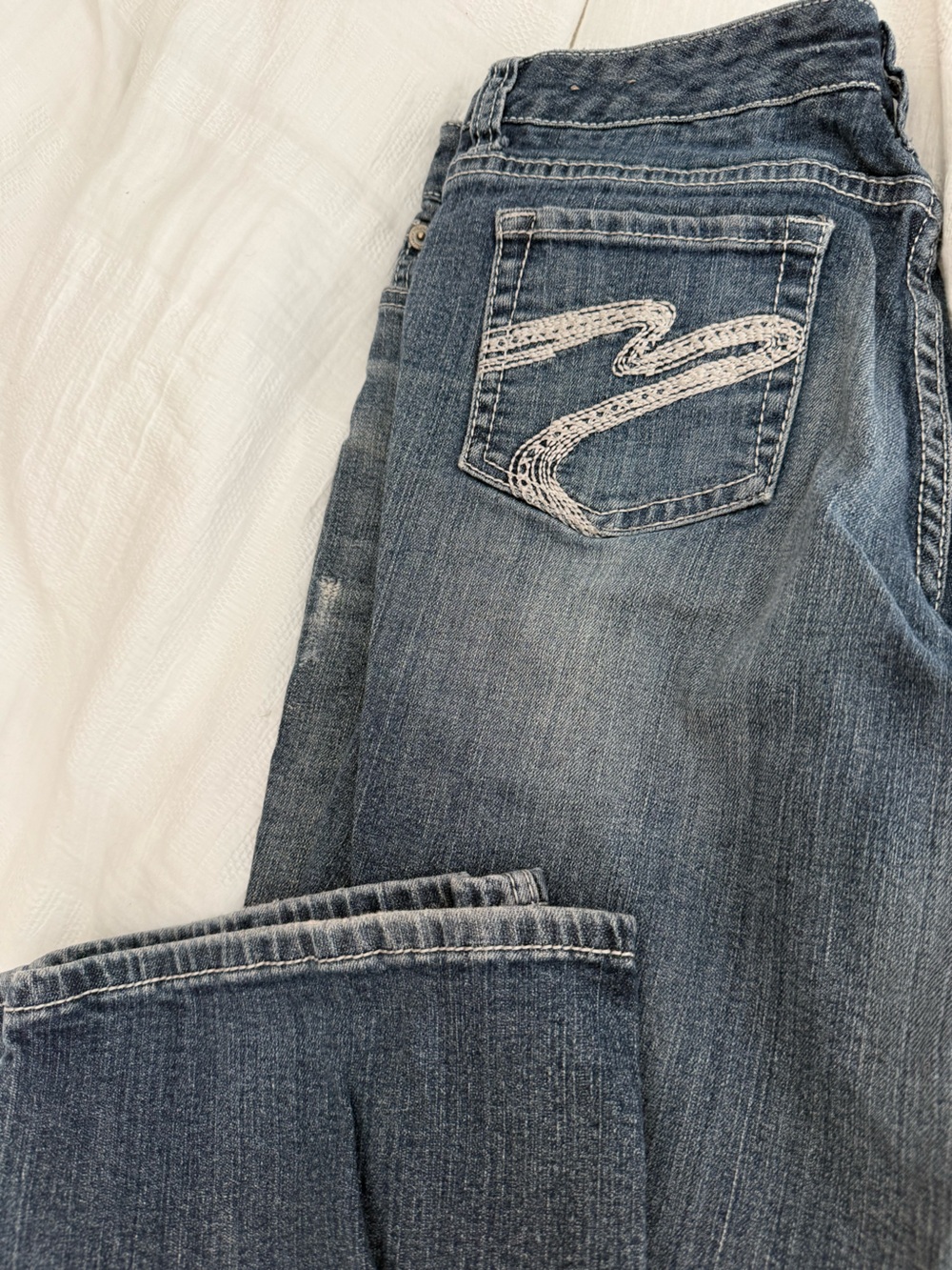 Maurices curvy 11/12 short jeans - Picture 6 of 8